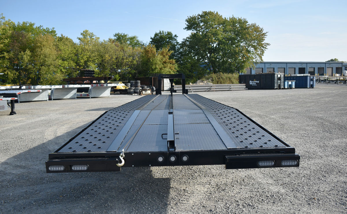 53′ Gooseneck Trailer photo 2